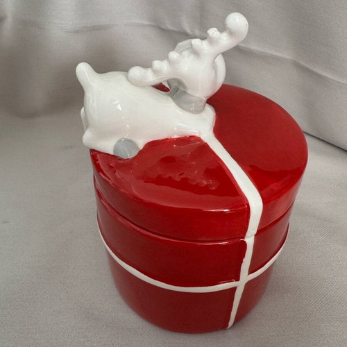 Marva ceramic cookie jar used, red with reindeer design