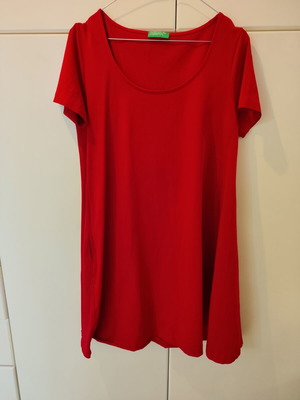 Benetton dress medium red cotton loose knee-length used with small defect