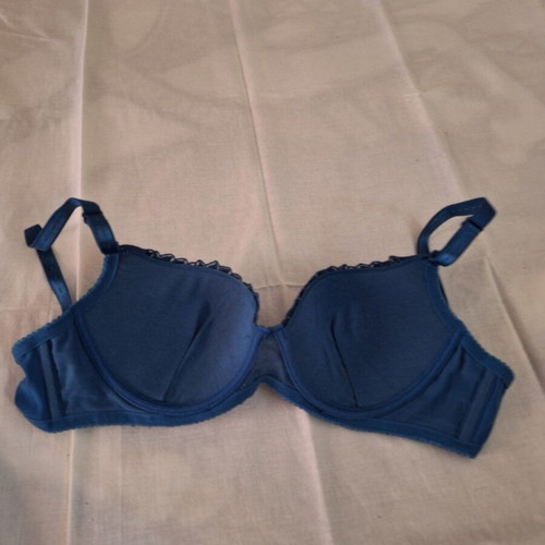 Blue bra like new, size B with flower detail