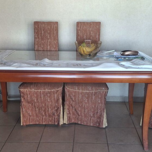 Dining table like new, solid cherry wood, 1.65×0.87 closed, 2.50 open