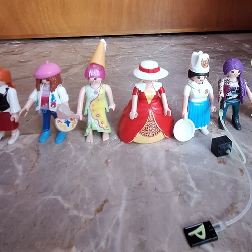 Playmobil girls set with accessories, 7 figures