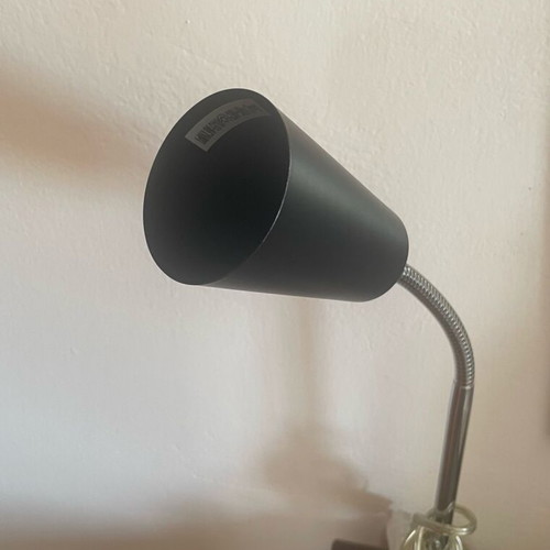 Desk lamp like new with adjustable neck