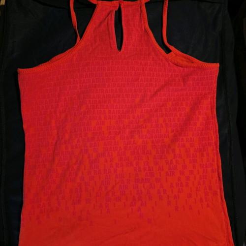 Nike sports top coral like new, elastic