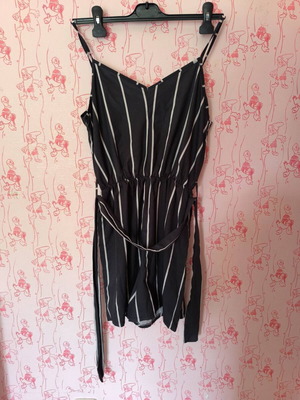 Jumpsuit με ζώνη στη μέση μεταχειρισμένο, φαρδιά γραμμή, μέγεθος M