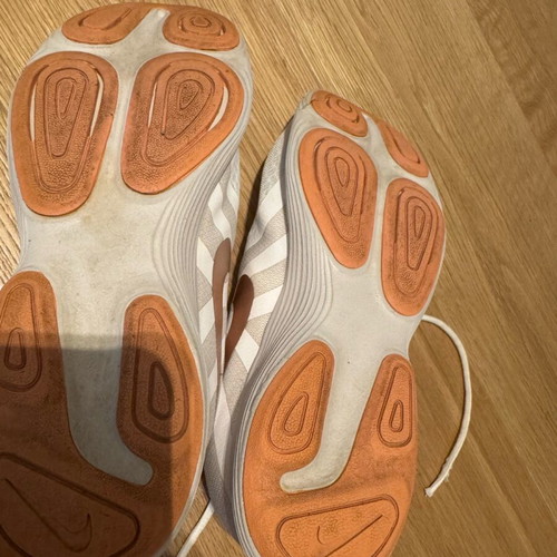 Nike Revolution 4 γυναικεία αθλητικά σαν καινούργια, λευκά με rose gold