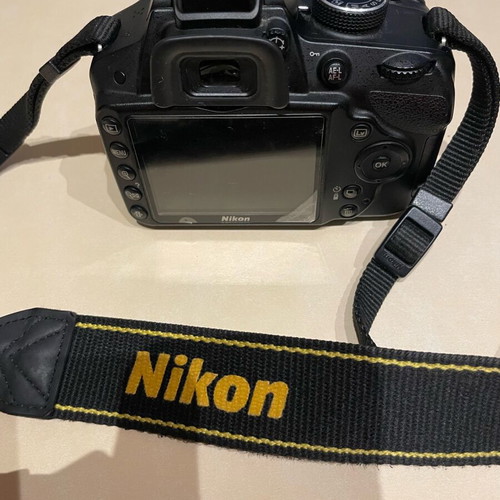 Nikon D3200 DSLR digital camera like new
