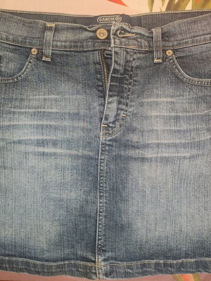Low-rise denim skirt, size 42 waist, 40 length