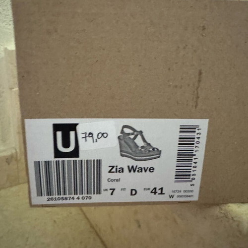 Clarks Zia Wave pink platforms like new, size 41