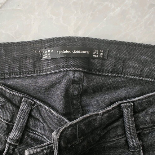 Zara black skinny pants with rips like new, size M
