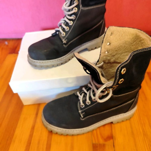 Blue dark boots used with fur Zara