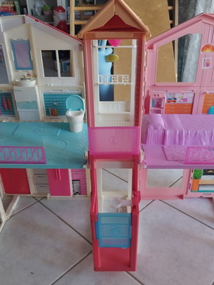 Σπίτι της Barbie μεταχειρισμένο με αξεσουάρ