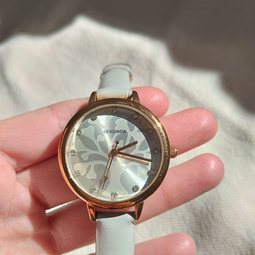 Sekonda tree of life women's watch used, gray with rhinestones