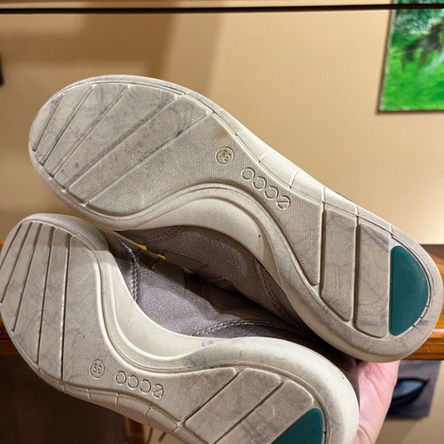 Ecco women's sport shoes like new, genuine leather and fabric