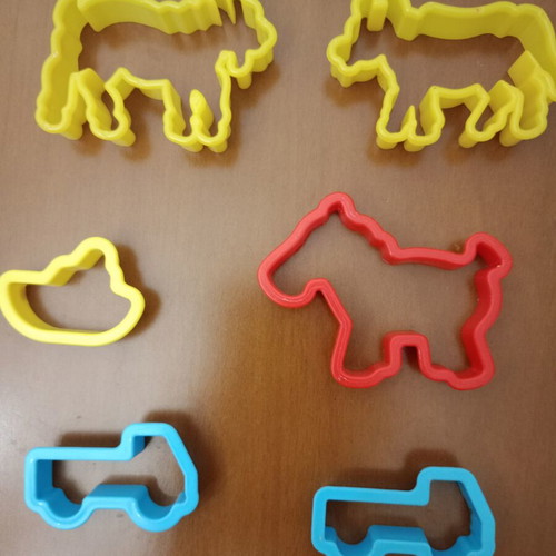 Children's Playdough Cutters Set of 9 Animals, Boat & Trucks like new