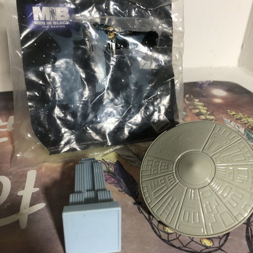 Men in Black 1998 flying saucer and building toy used