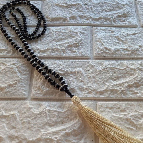 Boho long necklace with agate stone and handmade tassel, like new