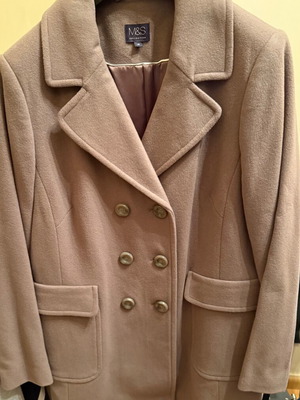 Marks and Spencer coat size 18 like new, beige