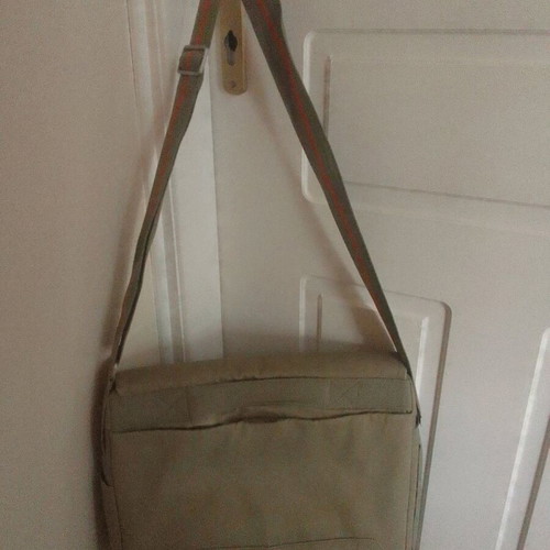 Laptop bag like new beige 35x40 with compartments and strap