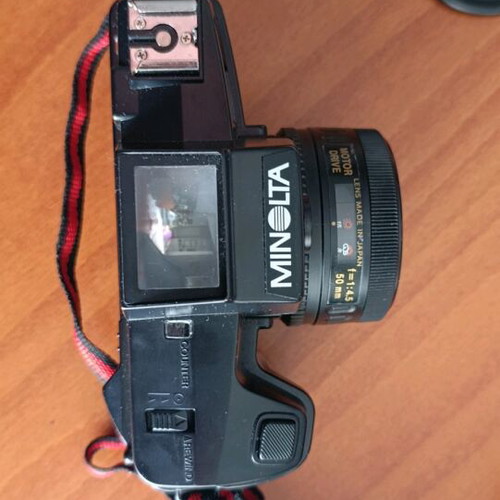 Minolta camera made in Japan like new with detachable flash and original case