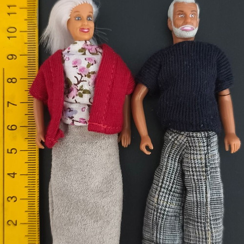 Lundby Dolls set of 2 used, grandmother and grandfather