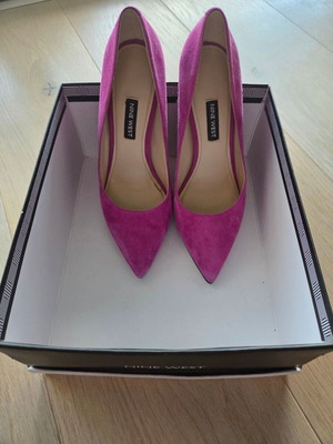 Nine West pink suede high-heeled shoes used