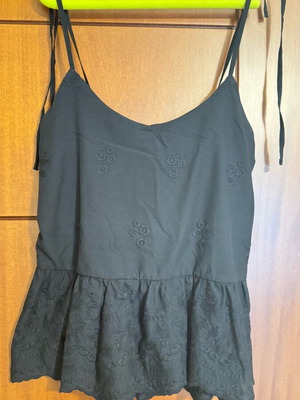 Regalinas blouse black lace new size M