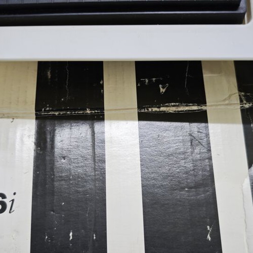 B&W CWM 6i Wall Speakers like new with excellent sound