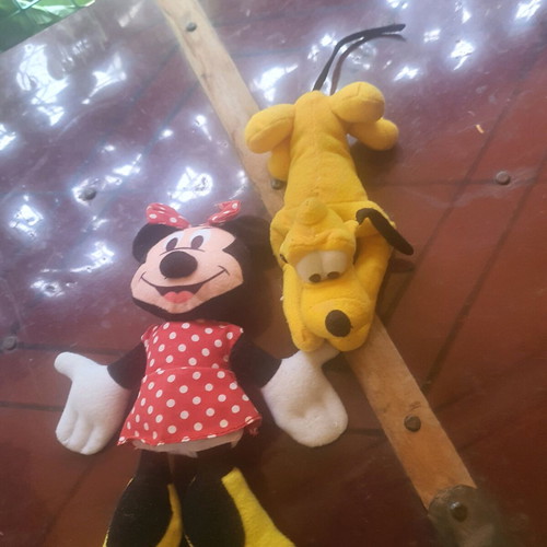 Minnie and Pluto figures like new