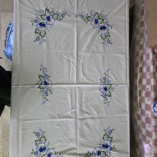 Tablecloth with checked details and embroidery new