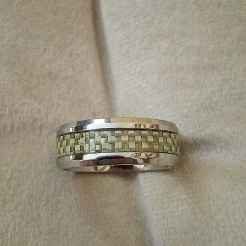 Spikes stainless steel ring with geometric design like new, silver color