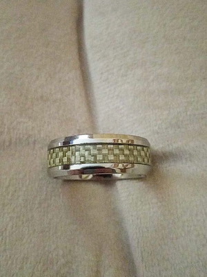 Spikes stainless steel ring with geometric design like new, silver color
