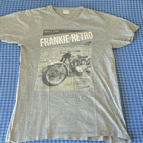 Three Bucks vintage t-shirt, size Medium, grey