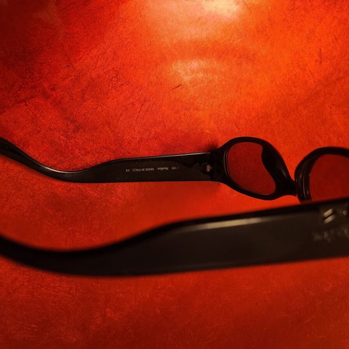 Max Mara sunglasses like new, black vintage style