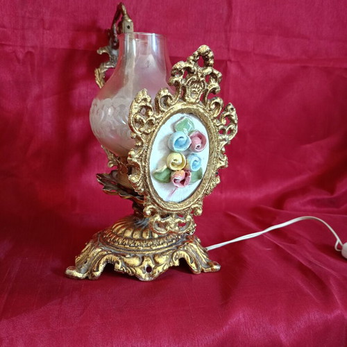 Table lamp Rococo style with hand-painted porcelain roses like new
