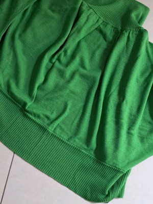 Benetton green wool cardigan like new, size M