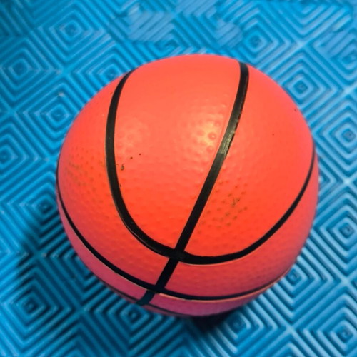 Set of 2 balls like new