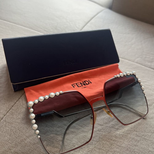 Fendi sunglasses new, silver color