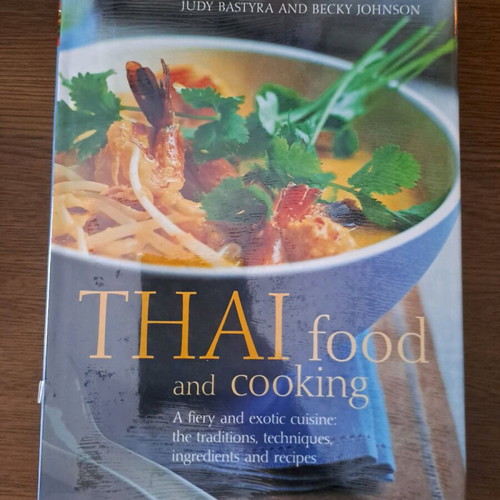 Thai Food and Cooking book like new, English