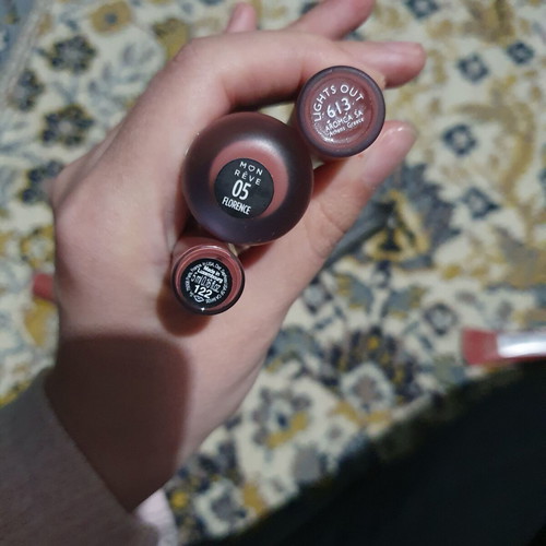Lipstick set with 7 items including Sephora, Nyx, Erre Due, Radiant, Mon Reve