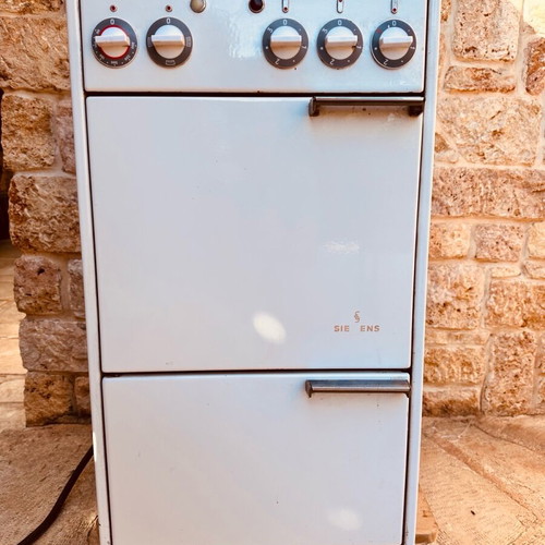 Siemens kitchen with enamel burners vintage like new