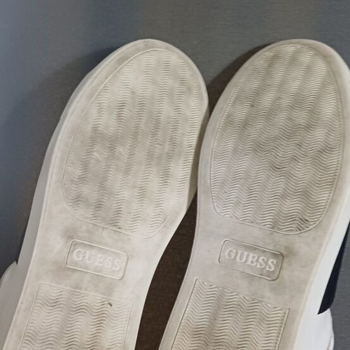 Guess sneakers for boys used, size 39, white