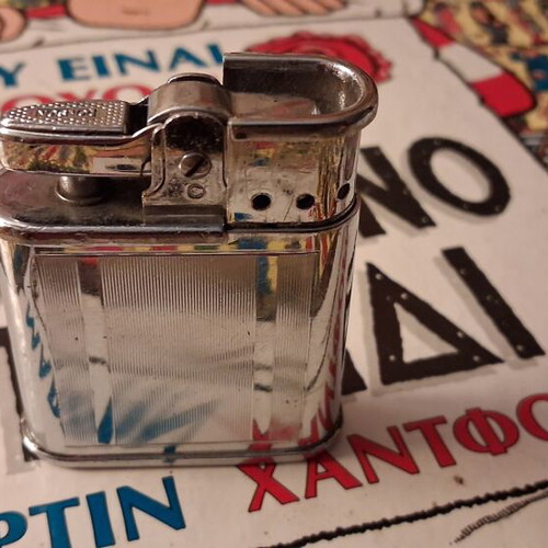 Ronson vintage lighter, Zippo and Marlboro gift set
