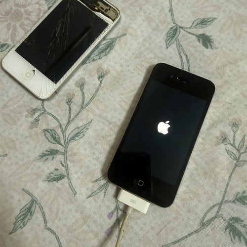 iPhone 4/4s parts used, no batteries included