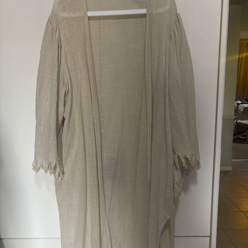 Christelle linen kimono with wide fringed sleeves like new, beige