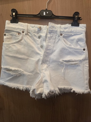 Zara white denim shorts like new, size Medium