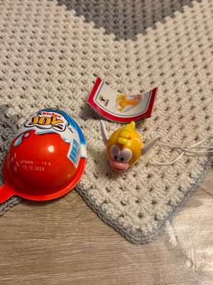 Kinder Joy Super Mario fish yellow like new