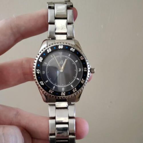 Aura watch like new silver