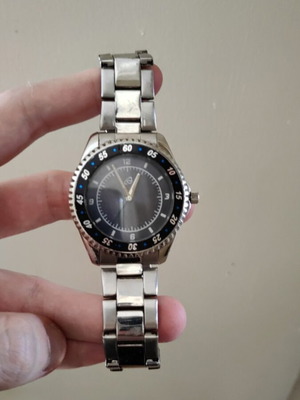 Aura watch like new silver