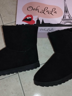 Women's black boots size 40 new with eco fur lining