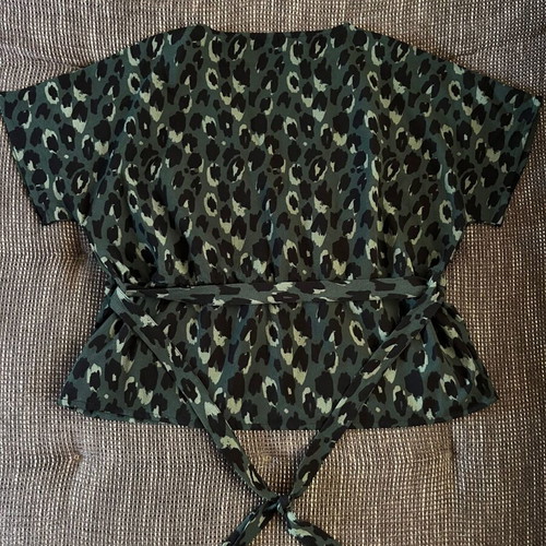 Leopard Print Women's Blouse with Belt size XL like new